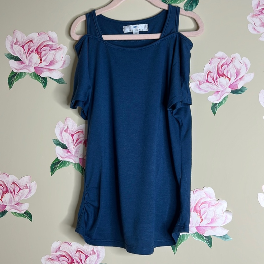 Peyton Bre  Cold Shoulder Top.   DD-11